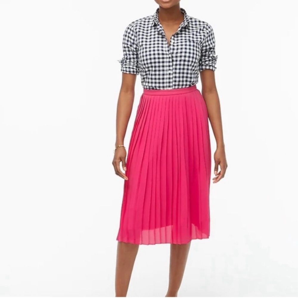 Elegant Pink Pleated Skirt